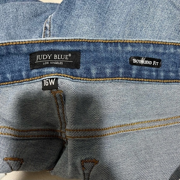 Judy Blue Destroyed Light Wash Boyfriend Jeans Size 16W Style JB82170LT - Picture 5 of 6